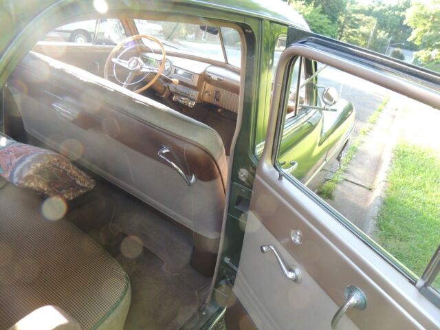 DeSoto 4 Door Sedan 1950 image number 20