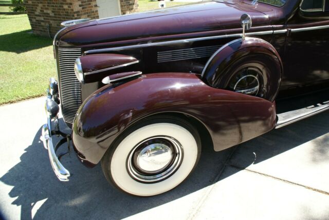 Buick Century Series 60 1937 image number 15