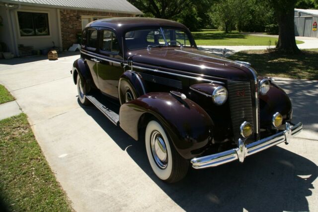 Buick Century Series 60 1937 image number 27