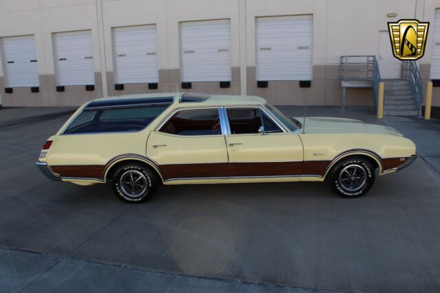 Oldsmobile Vista Cruiser 1969 image number 41