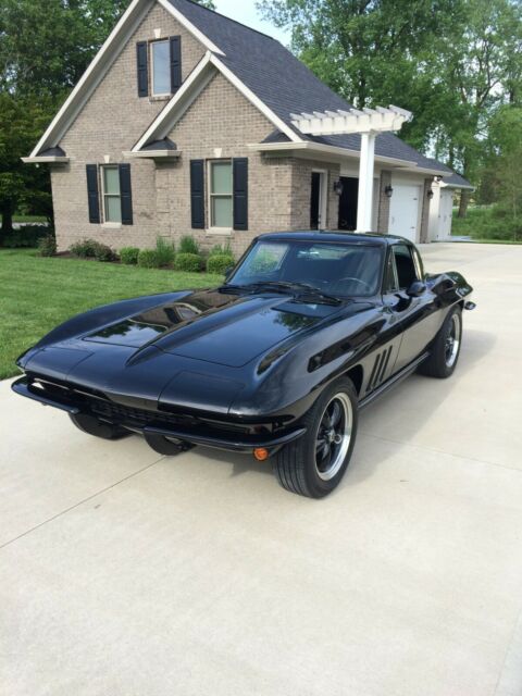 Chevrolet Corvette 1965 image number 24