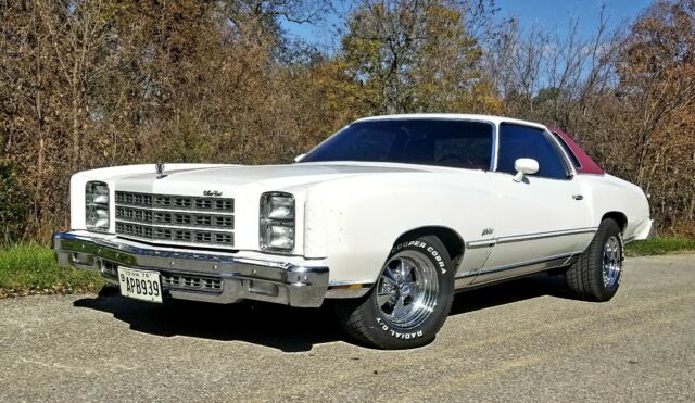 Chevrolet Monte Carlo 5.0 1977 image number 1