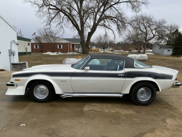 Chevrolet Camaro 1975 image number 27