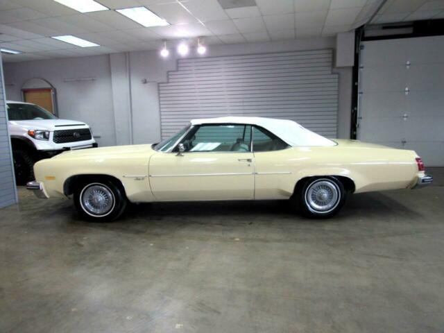 Oldsmobile Eighty-Eight 1975 image number 1