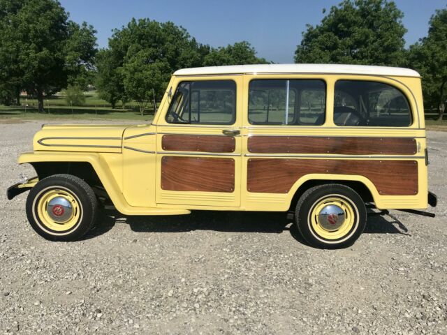 Willys Station Wagon 1962 image number 1