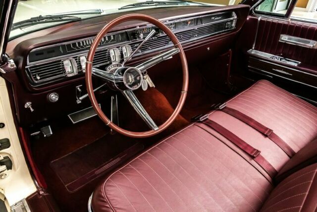 Lincoln Continental 1965 image number 1