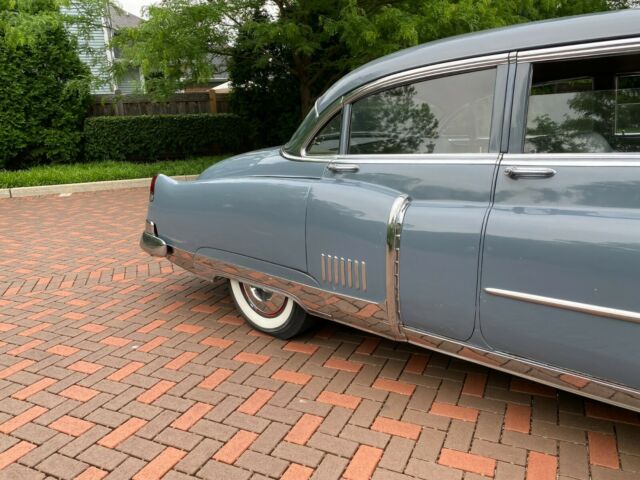 Cadillac Fleetwood 1953 image number 14