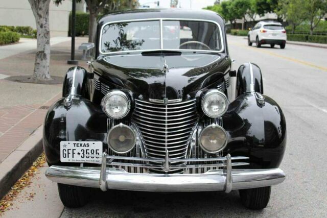 Cadillac 60 Special 1940 image number 1