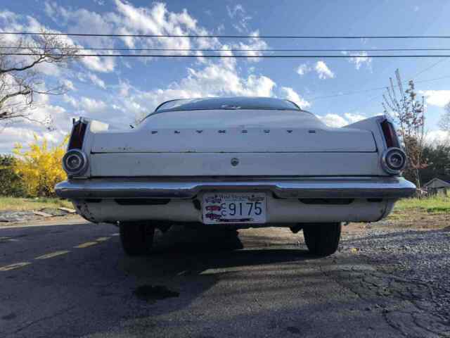 Plymouth Barracuda 1965 image number 2