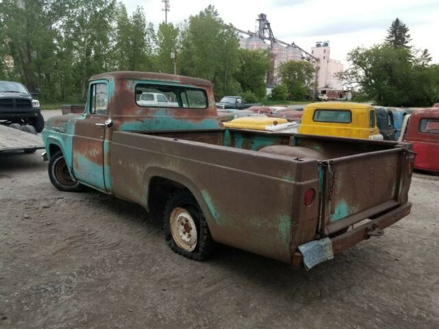 Ford F-100 1960 image number 2