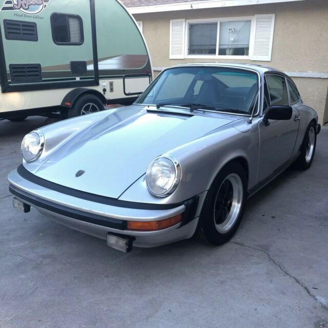 Porsche 911 1977 image number 1