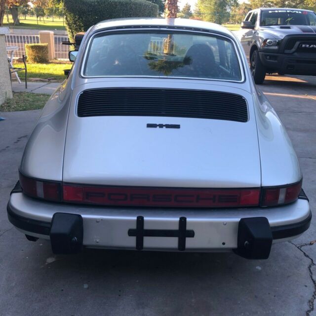 Porsche 911 1977 image number 24