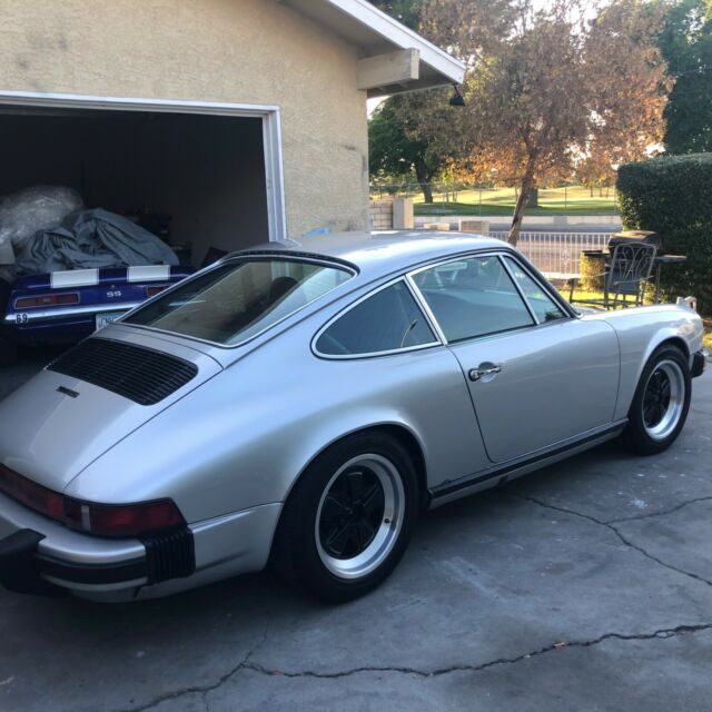 Porsche 911 1977 image number 6