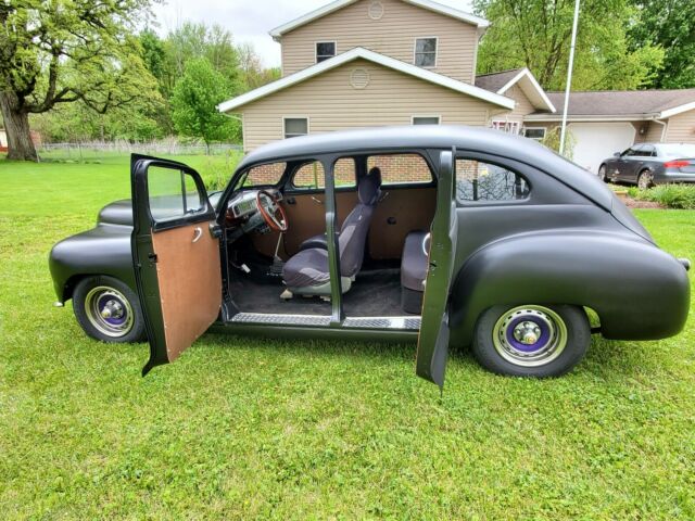 Plymouth DeLuxe 1946 image number 12