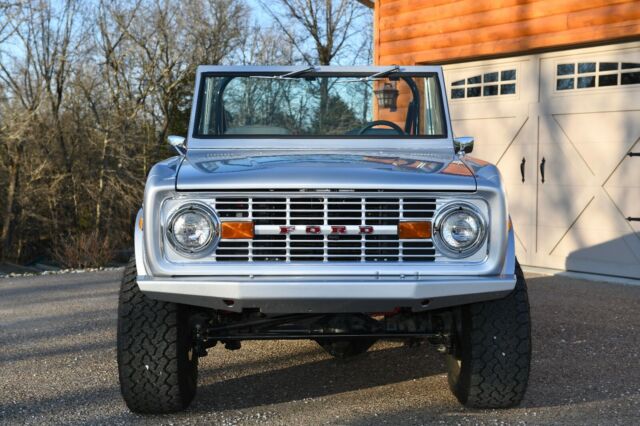 Ford Bronco 1971 image number 1