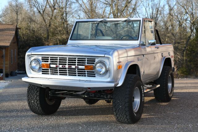 Ford Bronco 1971 image number 2