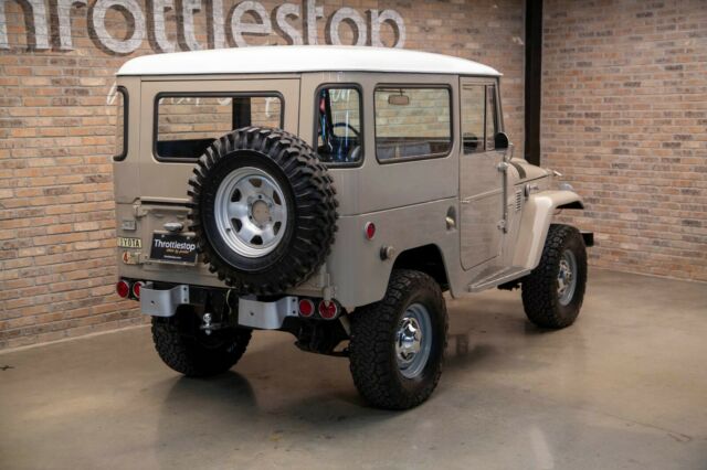 Toyota Land Cruiser 1968 image number 29