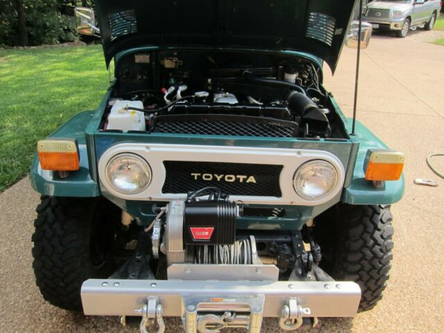 Toyota FJ Cruiser 1978 image number 1