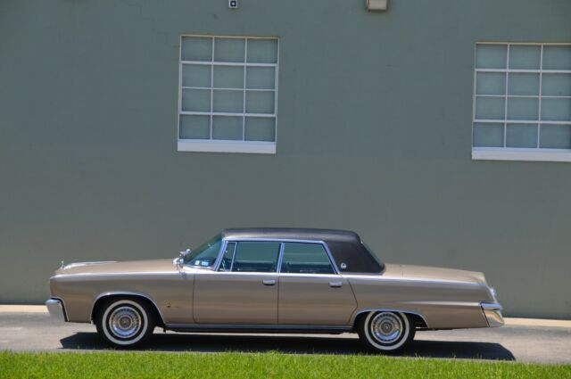 Chrysler Imperial 1964 image number 0