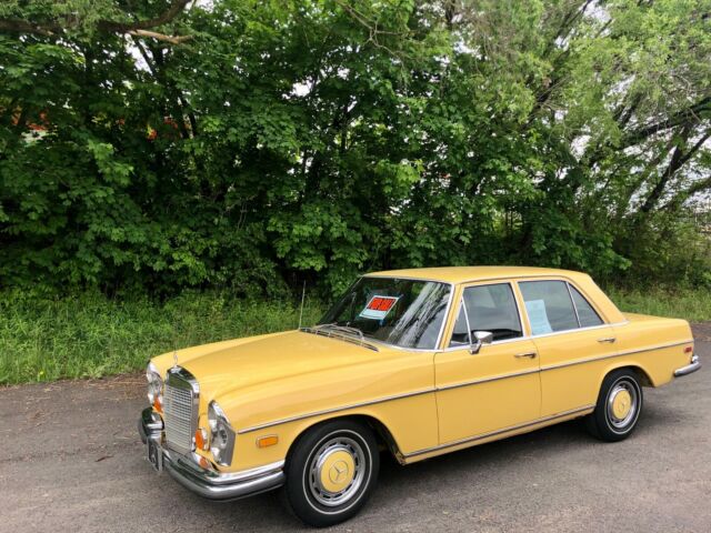 Mercedes-Benz 280se 1973 image number 14