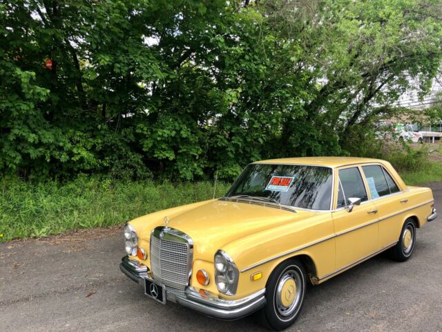 Mercedes-Benz 280se 1973 image number 17