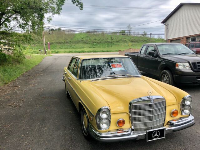 Mercedes-Benz 280se 1973 image number 19