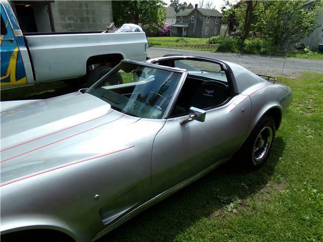 Chevrolet Corvette 1977 image number 17