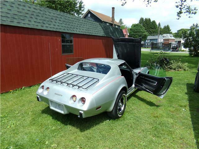 Chevrolet Corvette 1977 image number 19