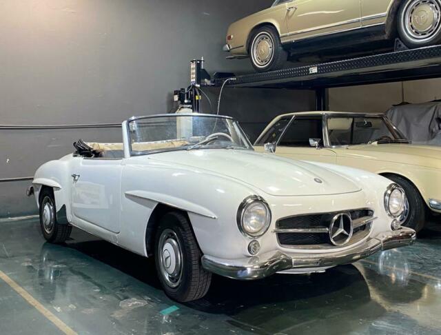 Mercedes-Benz SL-Class 1958 image number 24