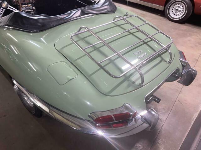 Jaguar E-Type 1967 image number 2