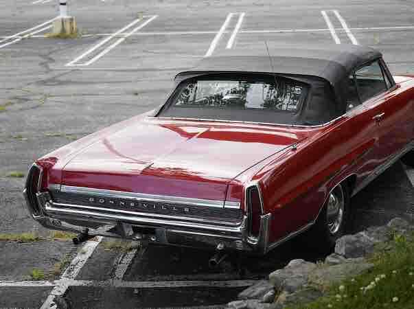 Pontiac Bonneville 1964 image number 13