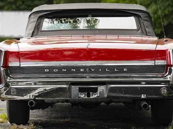 Pontiac Bonneville 1964 image number 21