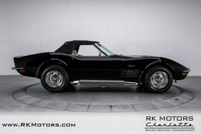 Chevrolet Corvette 1971 image number 16