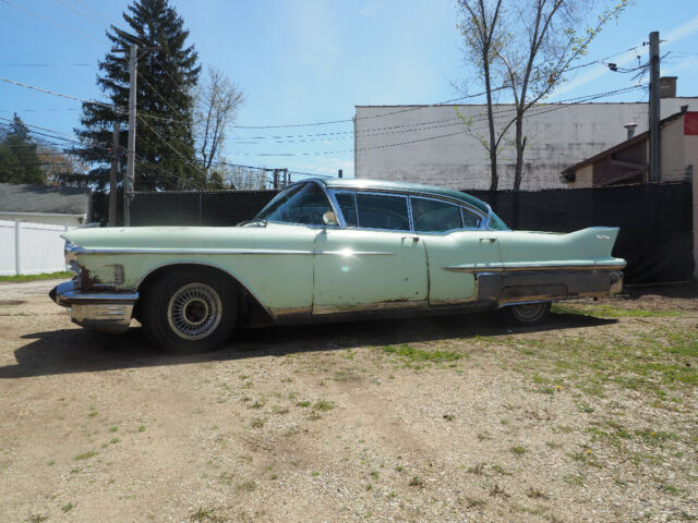 Cadillac Fleetwood 1958 image number 1