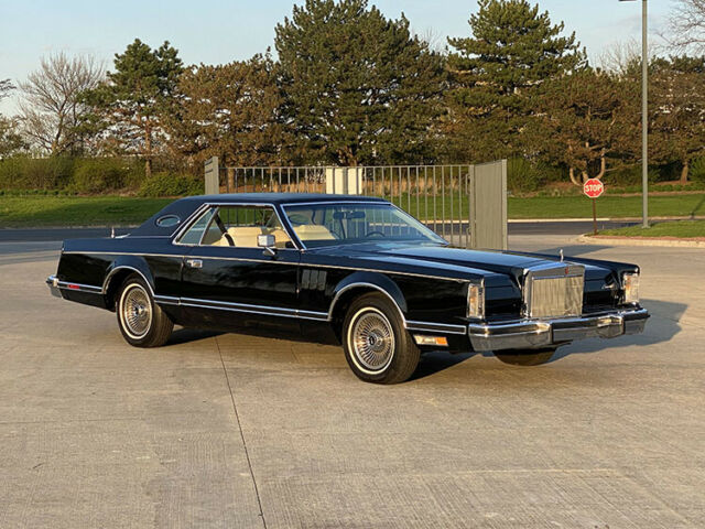 Lincoln Continental 1977 image number 2