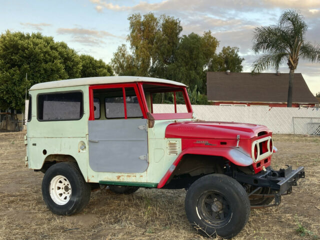 Toyota FJ Cruiser 1972 image number 0