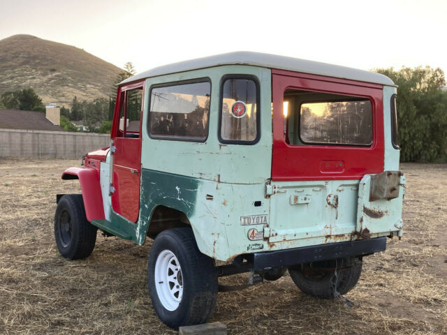 Toyota FJ Cruiser 1972 image number 27