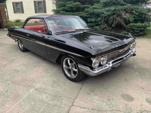 Chevrolet Impala 1961 image number 10