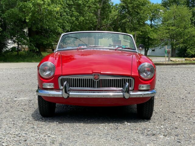 MG MGB 1966 image number 18