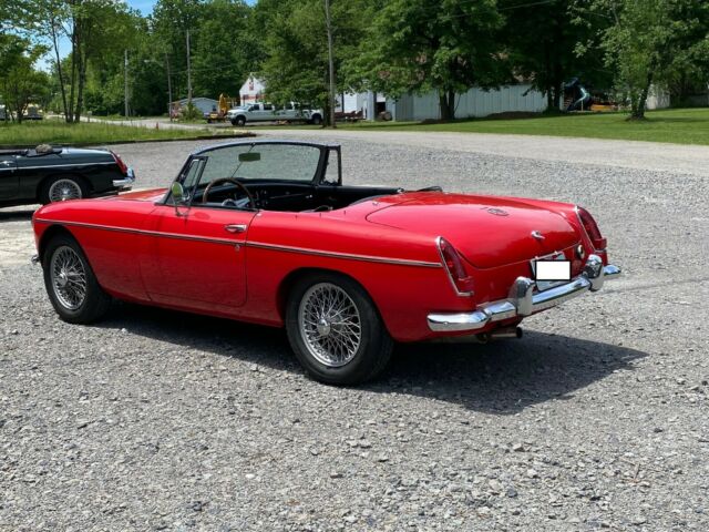 MG MGB 1966 image number 21