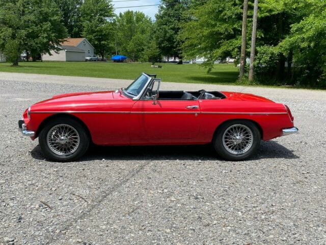 MG MGB 1966 image number 3