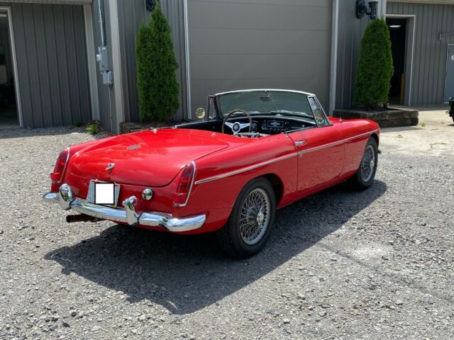 MG MGB 1966 image number 6