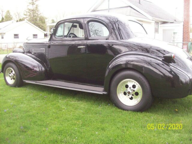 Chevrolet Special Deluxe 1939 image number 15