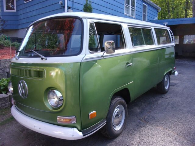 Volkswagen Bus/Vanagon 1971 image number 1