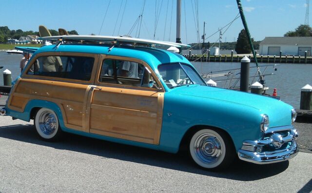 Ford Country Squire 1951 image number 0