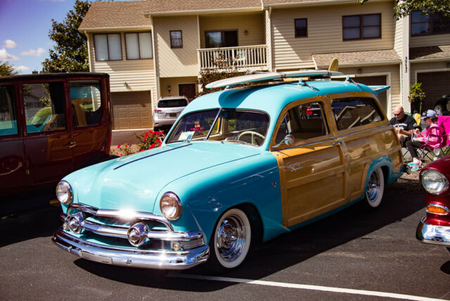 Ford Country Squire 1951 image number 1