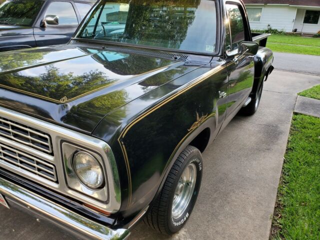 Dodge D150 1979 image number 32