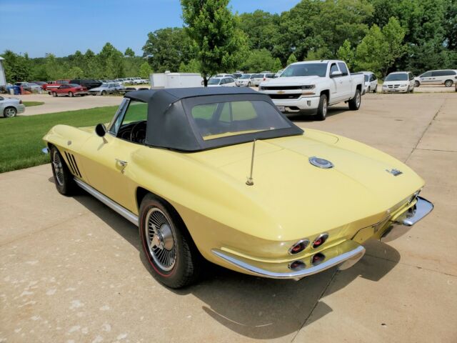 Chevrolet Corvette 1966 image number 30