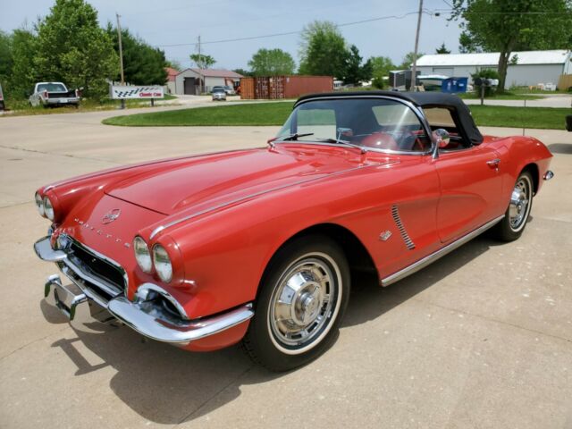 Chevrolet Corvette 1962 image number 0