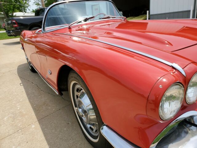 Chevrolet Corvette 1962 image number 12